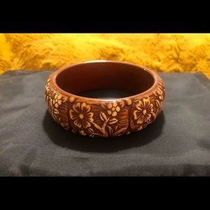Vintage Brown & Tan Flower Engraved Plastic Bangle